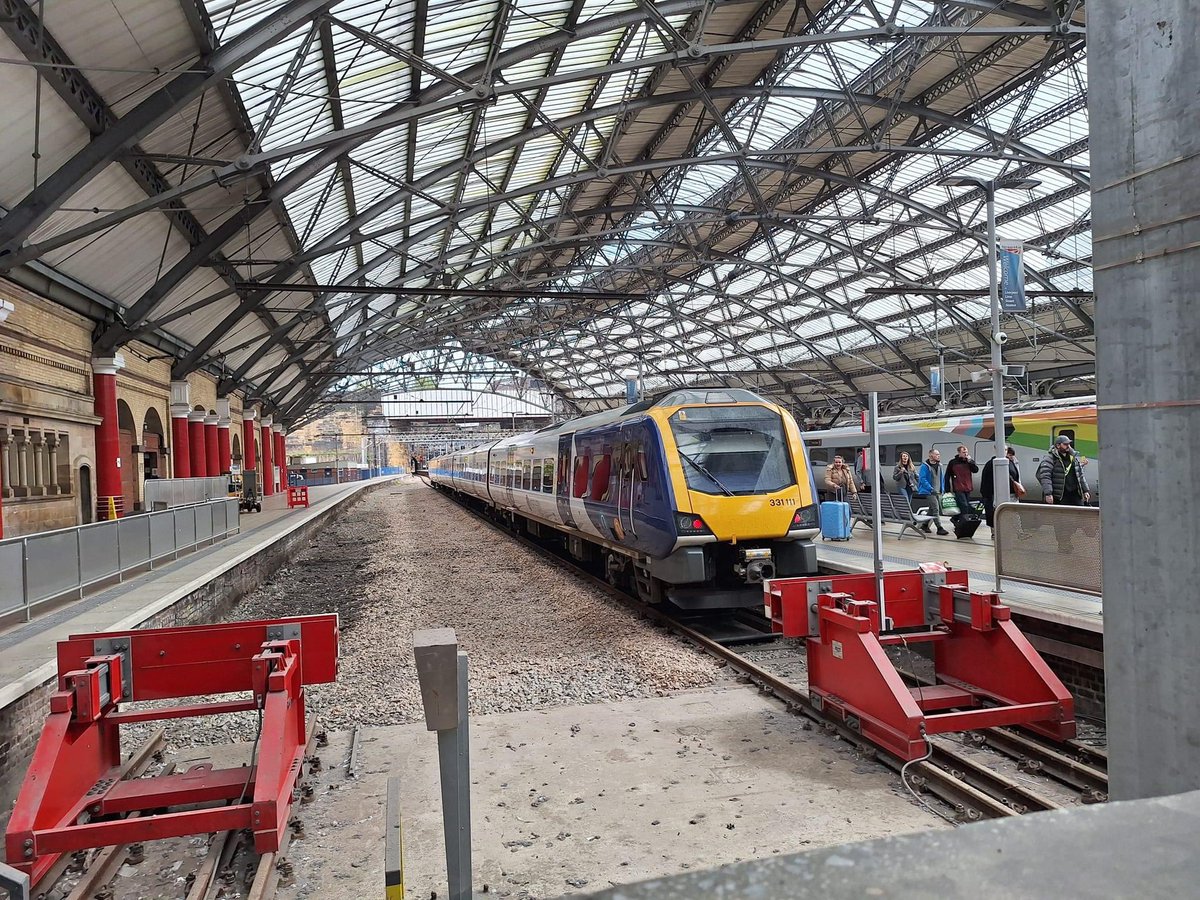 😵‍💫Platform 1 at Liverpool Lime Street has been out of use for some time now that’s seems wrong? What could be down to get it back in use (Photo by Kieron Williams) #liverpool #limestreet #station