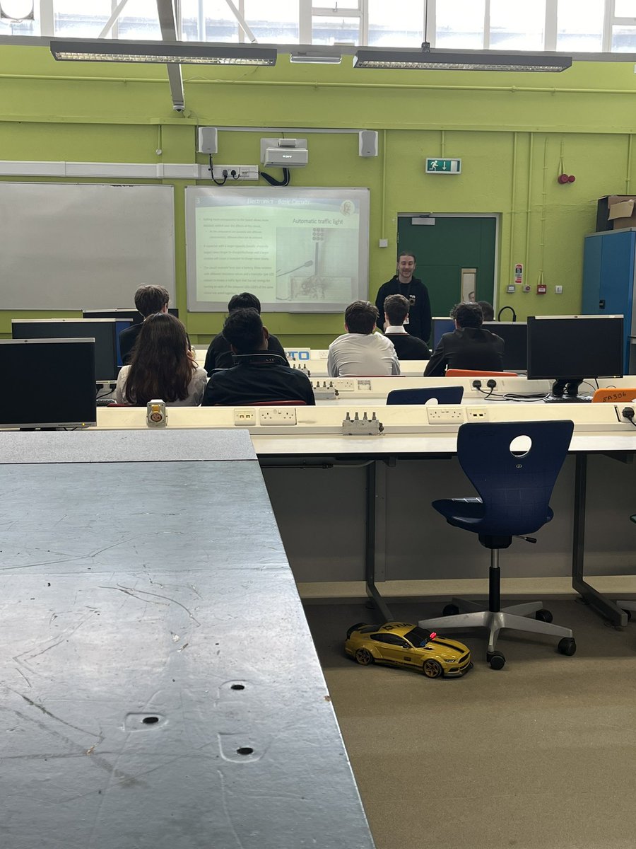 CcoEngineering's tweet photo. 5th Year  @colaiste Engineering students spending the day at @TUS_ie learning from experts about different elements of their LC Engineering course, along with possible routes into third level education. https://t.co/hZsQuJE8Ti