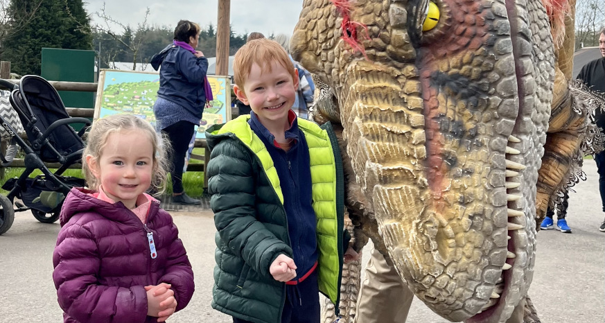 If you're looking for ways to celebrate Father's Day, @MatlockFarmPark have plenty of events taking place!🦖🦕

See what else you can do in the town to make the most of family time: chesterfield.co.uk/visiting/event…

#LoveChesterfield #ChesterfieldEvents