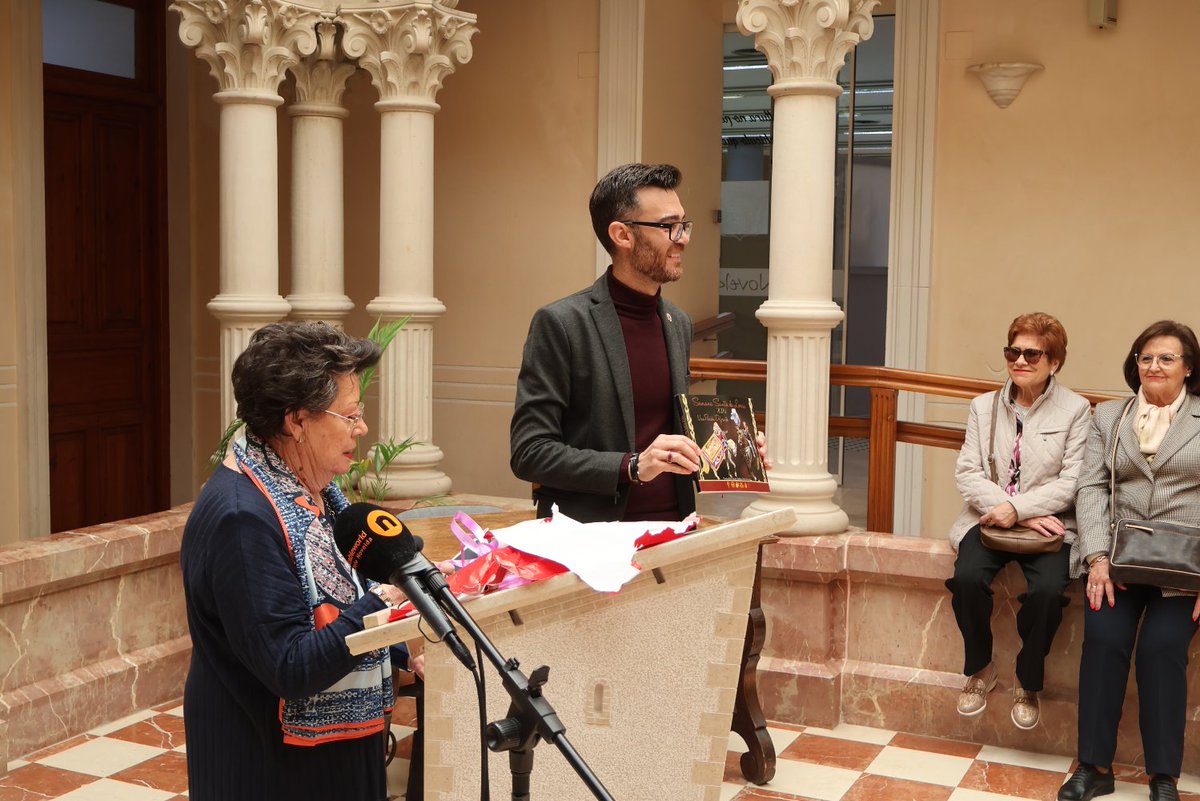 TURISMO| La asociación de Amas de Casa, Consumidores y Usuarios de Lorca visita Novelda