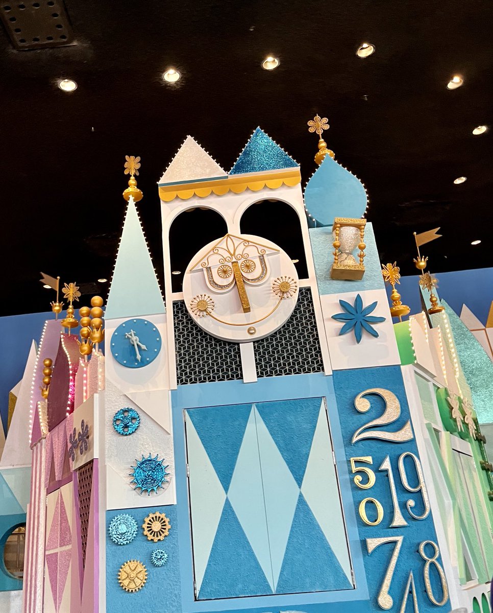 Happy #thursdaymorning to you! My #thursdayvibes are from It’s a Small World, Fantasyland, Magic Kingdom at Walt Disney World! A favorite when I went there in 1971! Enjoy your day wherever you are and have a good Thursday! #thursdaymotivation #AlmostFriday #FridayEve