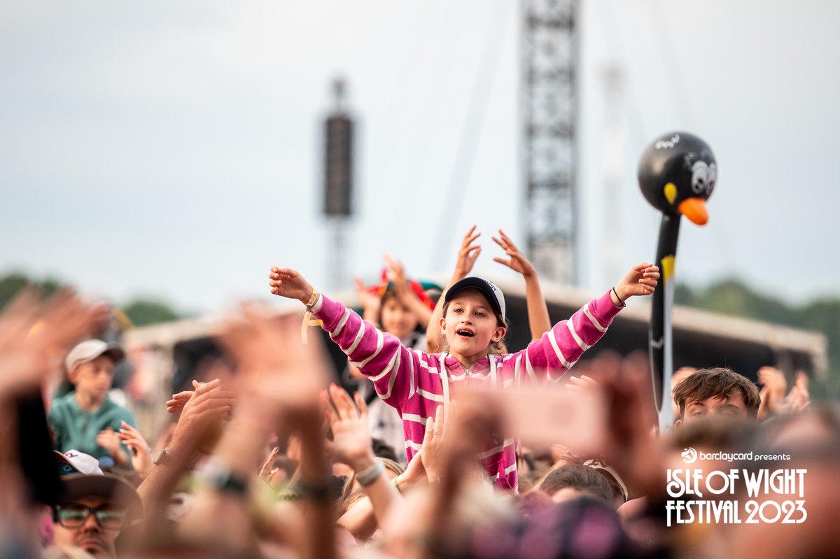 A shoulder to cry on?❌ A shoulder to climb on✅ Who's your pair of shoulders when it comes to festival season? 👇
#IOW2024 #BarclaycardxIOW