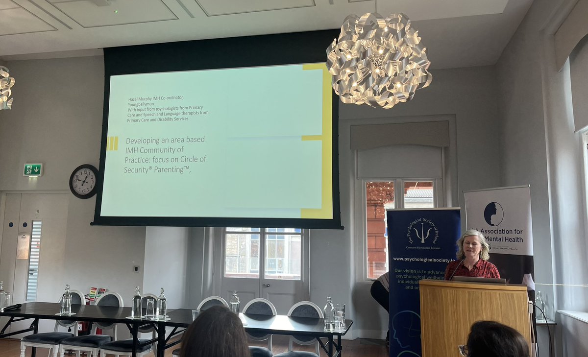 Perinatal_SIG's tweet photo. Hazel Murphy, IMH Co-ordinator with ABC programme, #YoungBallymun reflecting on developing an area based #IMH community, with a focus on #COSP #CircleOfSecurity #IMHIreland #attachment #infant #mentalhealth #PIMH https://t.co/ZyHZKfpRfA