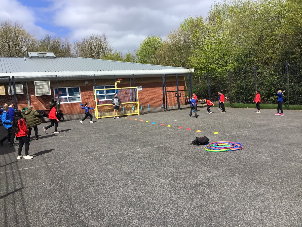 Roundthorn Primary Academy (@roundthorncp) on Twitter photo Year five loved welcoming St Thomasβ Leesfield <a href="/leesfieldschool/">St Thomas' Leesfield</a> to Roundthorn. All the children got to experience toasting marshmallows over a fire with Mrs Schofield, PE (games and dodgeball) with Mr Hatton and make scrap books with artist, Claire Mather. Year five loved welcoming St Thomasβ Leesfield <a href="/leesfieldschool/">St Thomas' Leesfield</a> to Roundthorn. All the children got to experience toasting marshmallows over a fire with Mrs Schofield, PE (games and dodgeball) with Mr Hatton and make scrap books with artist, Claire Mather.