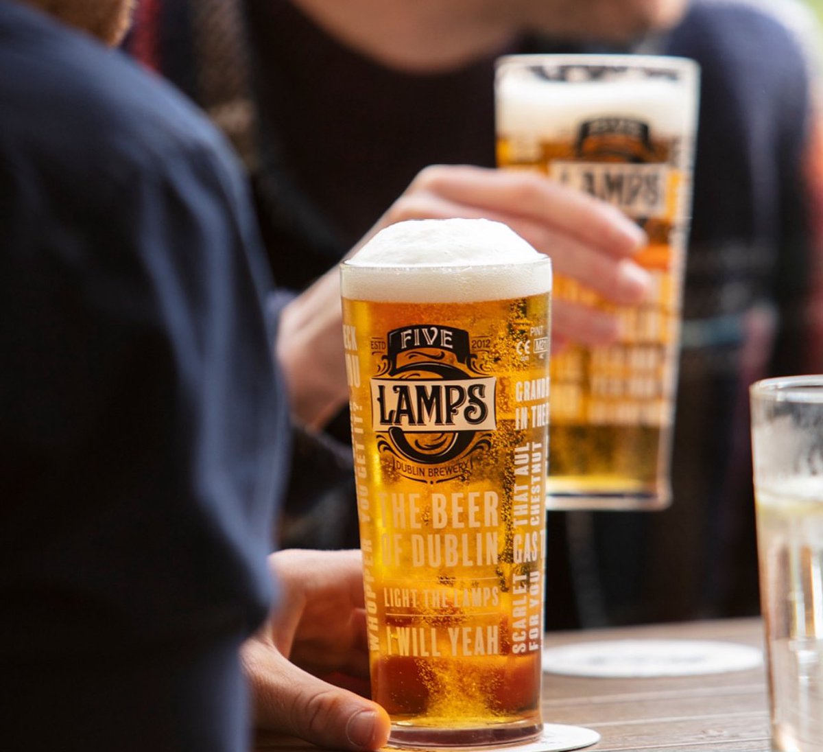 Thirsty Thursday, let’s be havin’ ya🍻 #theaulddubliner #pub #templebar #dublin #dublinpubs #5lampsbrewery #pints #thirstythursday