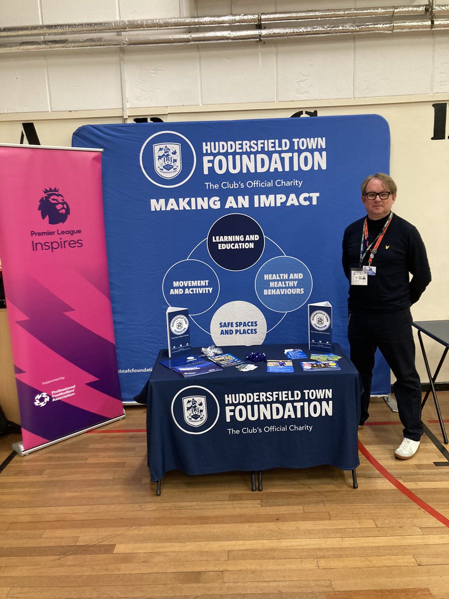 👋📚 While Jonnie and the boys have been down at Wembley, Simon has been interacting with @Castle_Hall at their Careers Fair. Great to interact with students and signpost towards our opportunities. #htafc @PLCommunities