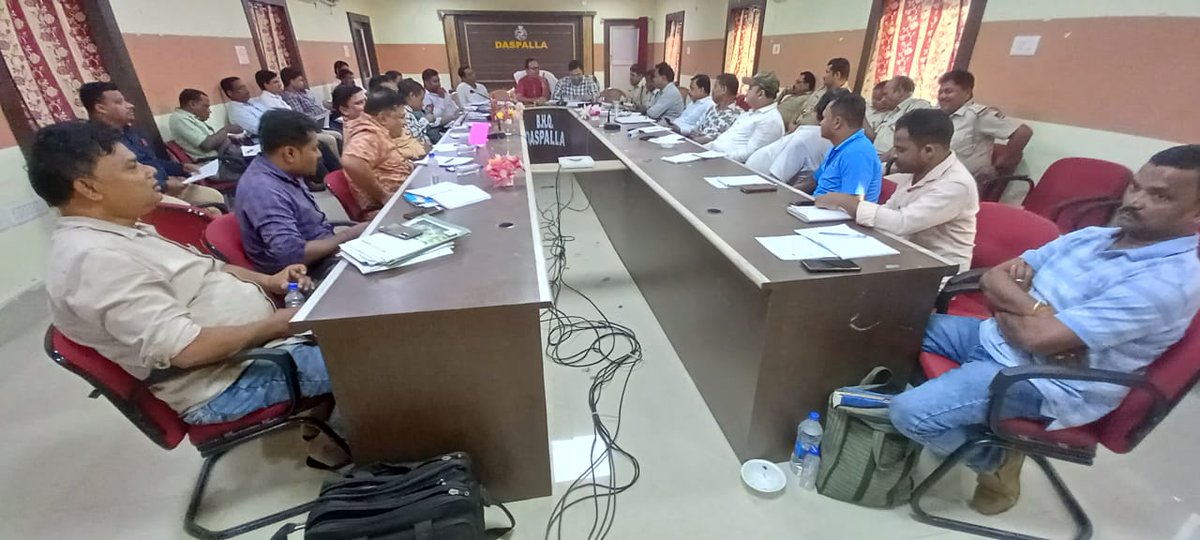 Briefing of BLO Supervisors, Sector Officers, Sector Police Officers, IICs, of Daspalla Block by Tahasildar -Cum-ARO, Daspalla and BDO, Daspalla @OTahasildar