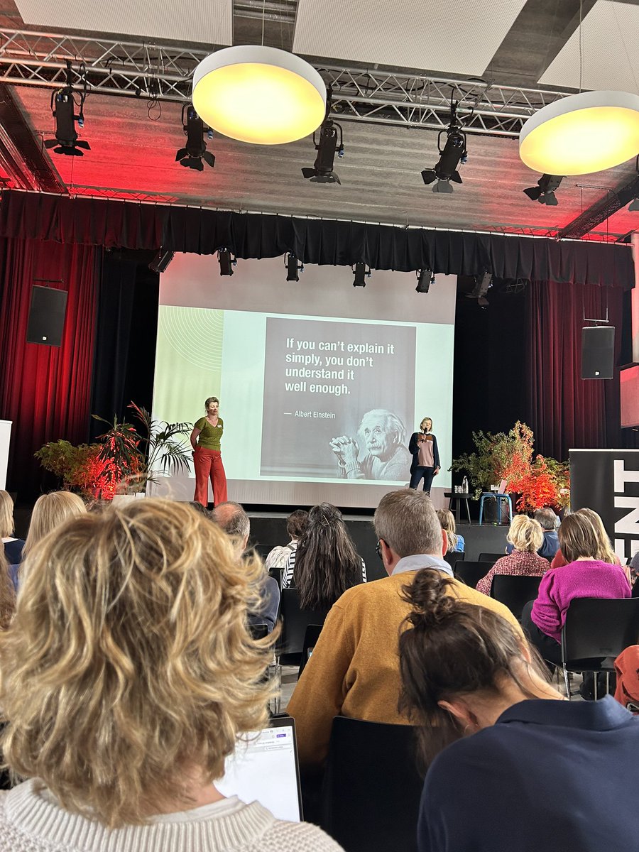 Eline Lievens (@eline_lievens) on Twitter photo 🎙️‘If you can’t explain it simply, you don’t understand it well enough’🎙️
Vandaag present @ inspiratienamiddag communicatie!
Vragen over social media? Breng straks een bezoekje aan onze topic tafel!
<a href="/ugent_fge/">UGent Geneeskunde & Gezondheidswetenschappen</a> <a href="/howest/">Howest</a> <a href="/OnderzoekAhs/">Onderzoek Arteveldehogeschool</a> <a href="/Hogeschool_Gent/">HOGENT</a> <a href="/VeerleVanAken/">Veerle Van Aken</a> 🎙️‘If you can’t explain it simply, you don’t understand it well enough’🎙️
Vandaag present @ inspiratienamiddag communicatie!
Vragen over social media? Breng straks een bezoekje aan onze topic tafel!
<a href="/ugent_fge/">UGent Geneeskunde & Gezondheidswetenschappen</a> <a href="/howest/">Howest</a> <a href="/OnderzoekAhs/">Onderzoek Arteveldehogeschool</a> <a href="/Hogeschool_Gent/">HOGENT</a> <a href="/VeerleVanAken/">Veerle Van Aken</a>