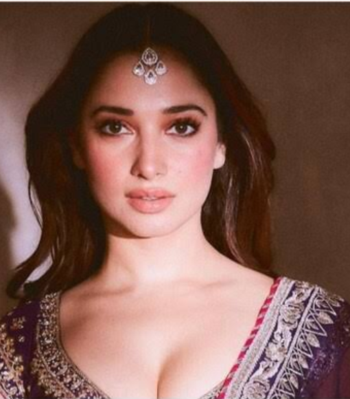 Actress #TamannaahBhatia has been summoned  for questioning in connection with the illegal streaming of  #IPL2023  matches on a sister app of #Mahadevbetting app, in violation of the broadcast rights of the #Viacom18 group. This caused #Viacom a loss of crores of rupees.