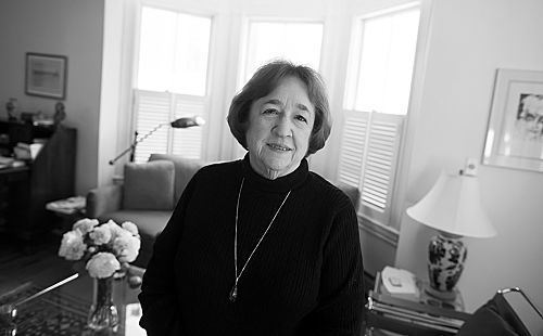 “It’s the hardest thing to do, to see a book that no one has ever seen before except its author, to say something about it, to investigate it and solve its poetics to your own satisfaction.” —Helen Vendler buff.ly/3riYWOw