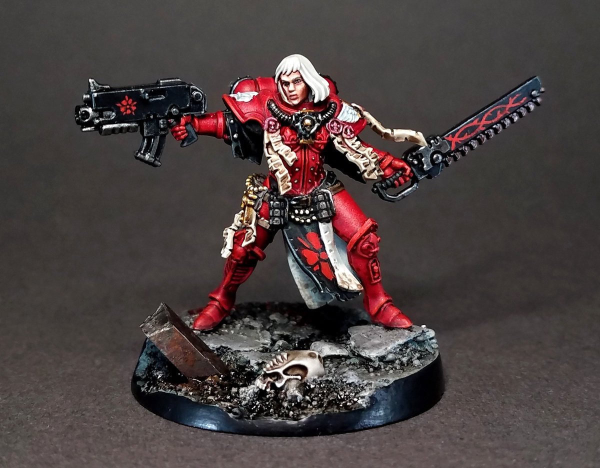 Throwback Thursday! Thanks to @TheBrushSmith for reminding me that I painted this lady 😄. She's Order of the Bloody Rose so I kitbashed a chain sword from the old Cadian infantry kit. #paintingwarhammer #warhammer40k #WarhammerCommunity #sistersofbattle #warhammer