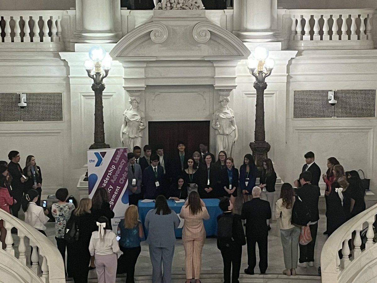 YMCAPAyag's tweet photo. This time last week we were getting ready for nearly 700 guests from all across the Commonwealth to participate in YMCA Youth and Government. Many thanks to the students, advisors, volunteers, alumni, and  PD Kasey Roberts for an outstanding Conference! @AlliancePAYMCA https://t.co/izWS8Rv7hw