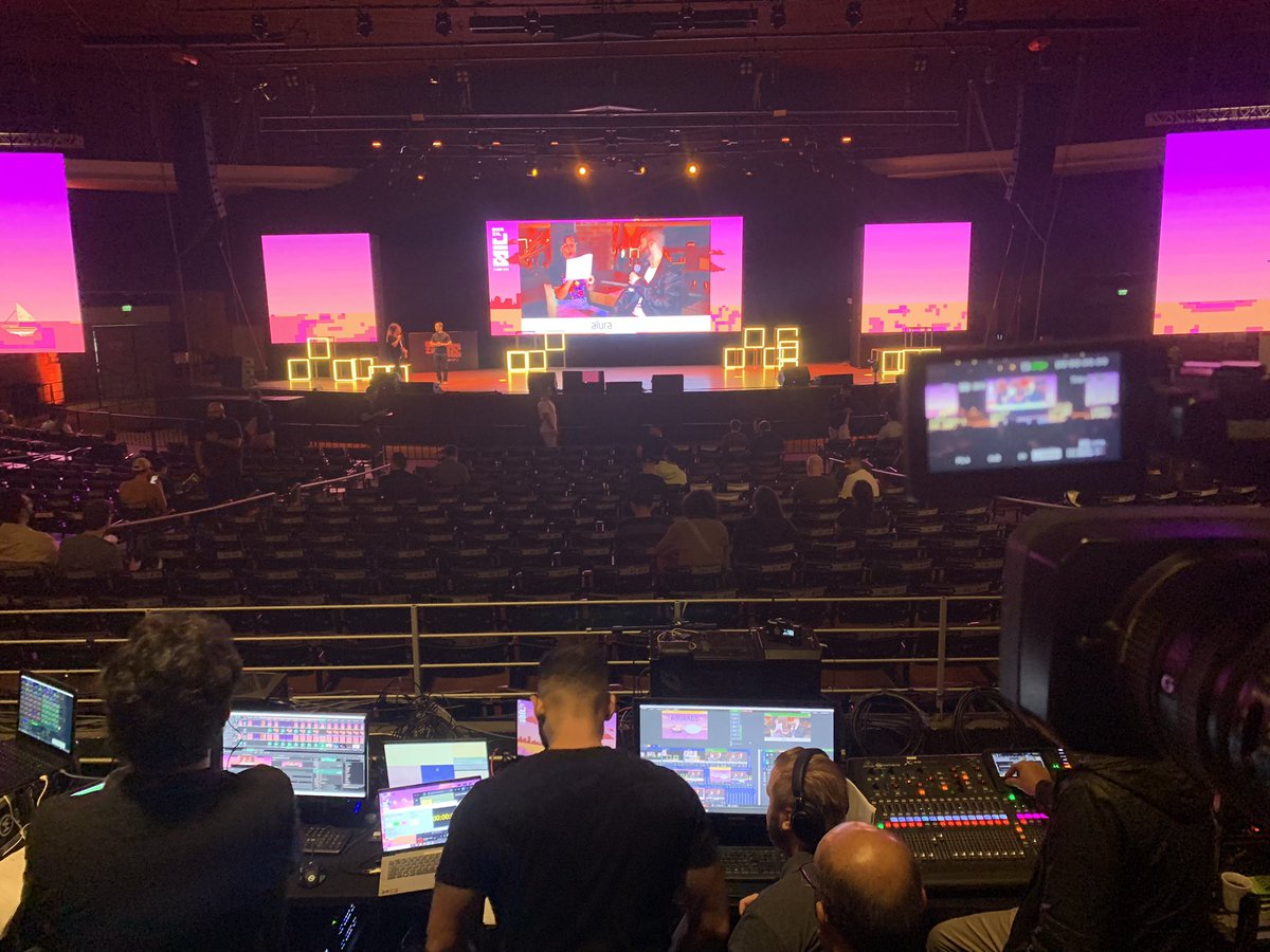 braziljs's tweet photo. Estamos ao vivo no Youtube. Viva a #BrazilJS24 com a gente! https://t.co/6u1cMiUH2s https://t.co/e0k51IQlyg