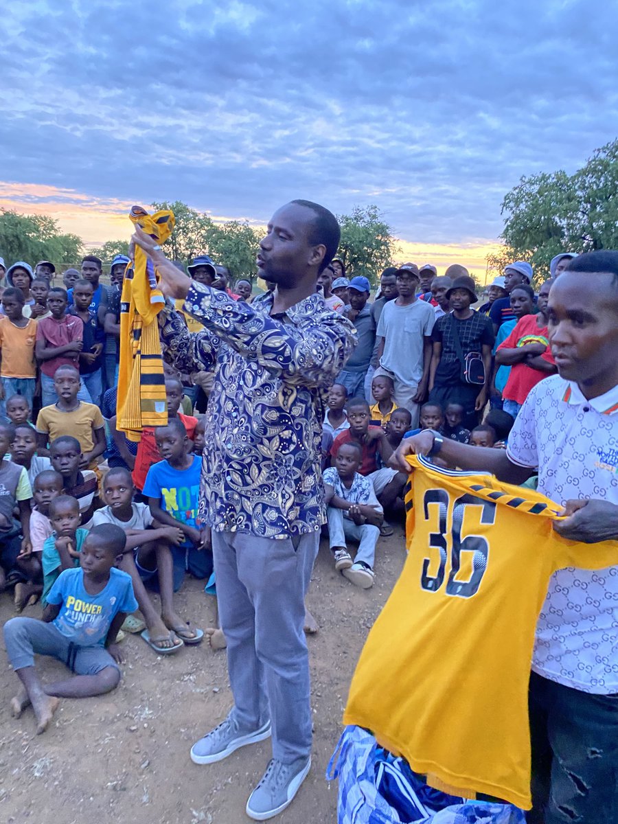 RusengaClemence's tweet photo. @CannabisAfrican trips allow us to contribute to grassroot football development as we travel with football kits for donation, all thanks to @marungulaT and @KitAid's support. Our recent soccer tournament in #Chiredzi, #Zimbabwe featured #GhettoCity&amp; #KatekoFC. https://t.co/GpY98YnSKc
