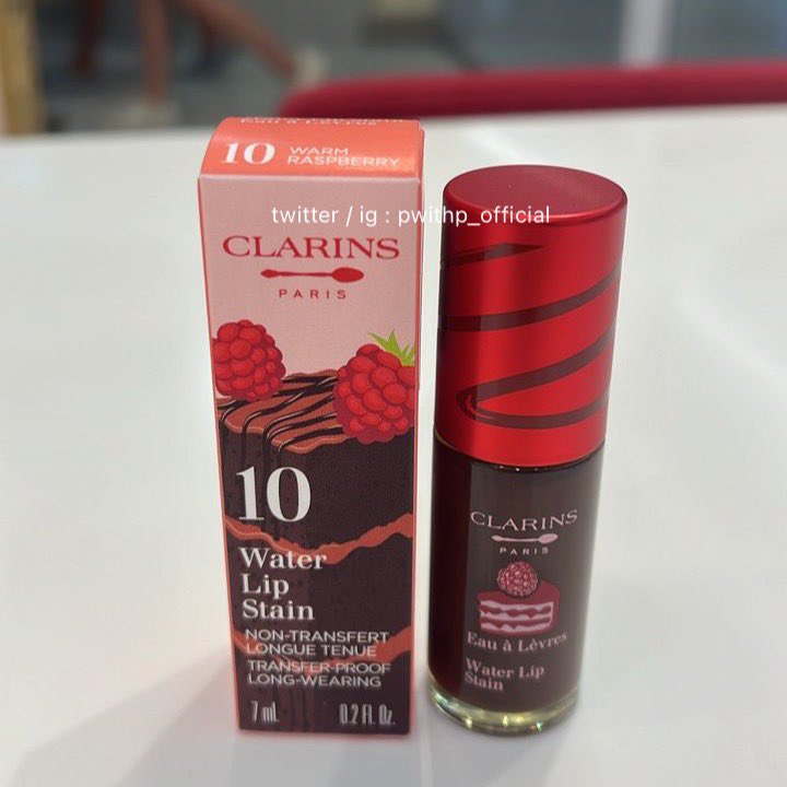 สิ่งนี้น่ารักน่าทานมากค่ะ แถมไม่มีในไทย! (●’◡’●)ﾉ 🍒🍯🍫✨🫧🍇 Clarins ออก limited lip มาเป็น 🍩 Lip oil เบอร์ 18 สี hazelnut 💞 water stain เบอร์ 10 warm raspberry ทั้งสองตัว กล่อง แพคเกจลิป กลิ่น สี คือลิมิเต็ดหมดเลยค่า เรื่องคุณภาพลิปไม่ต้องพูดถึงยกให้เป็น one of…