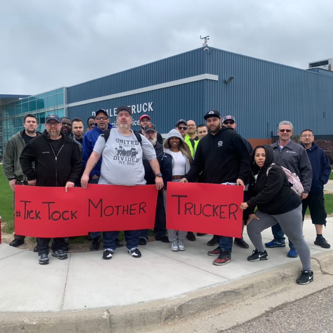 Workers at Detroit Axle send their support to  Daimler Truck workers whose contract is expiring on Friday, April 26. Tick tock Mother Trucker! #StandUpDaimler #StandUpUAW