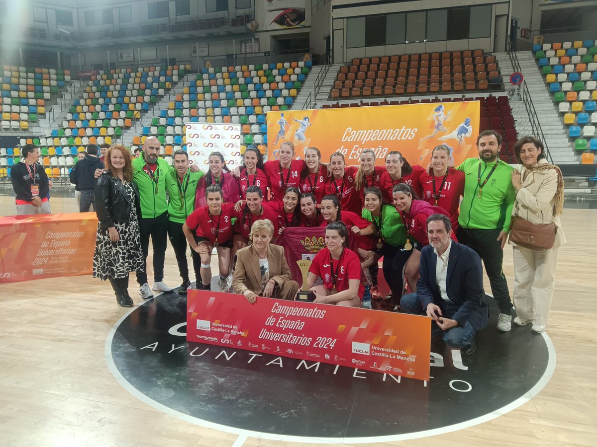 CAMPEONAS DE ESPAÑA UNIVERSITARIAS!! 🏆💥💥 Éxito d nuestras chicas universitarias q vencen en la final y se proclaman campeonas. Enhorabuena para ellas y para todo el cuerpo técnico…