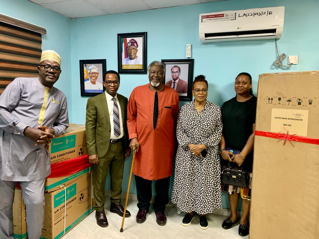 PHILANTHROPIST DONATES BLOOD BANK REFRIGERATOR, OTHERS TO GH SOMOLU

lagosstate.gov.ng/philanthropist…

@jidesanwoolu @drobafemihamzat @LSMOH @gbenga_omo @gboyegaakosile @BSaluHundeyin @Mr_JAGs 
#LASG 
#AGreaterLagosRising