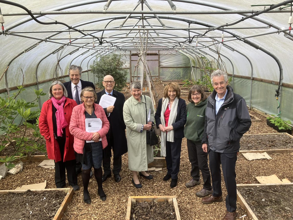 Earlier today the House of Lords Food Diet & Obesity Committee were in #Blackpool to visit @AtTheGrange and @Grow_Blackpool. Fantastic to see the that country's health & wellbeing experts are keen to learn more about the amazing work they do to that is changing people's lives.