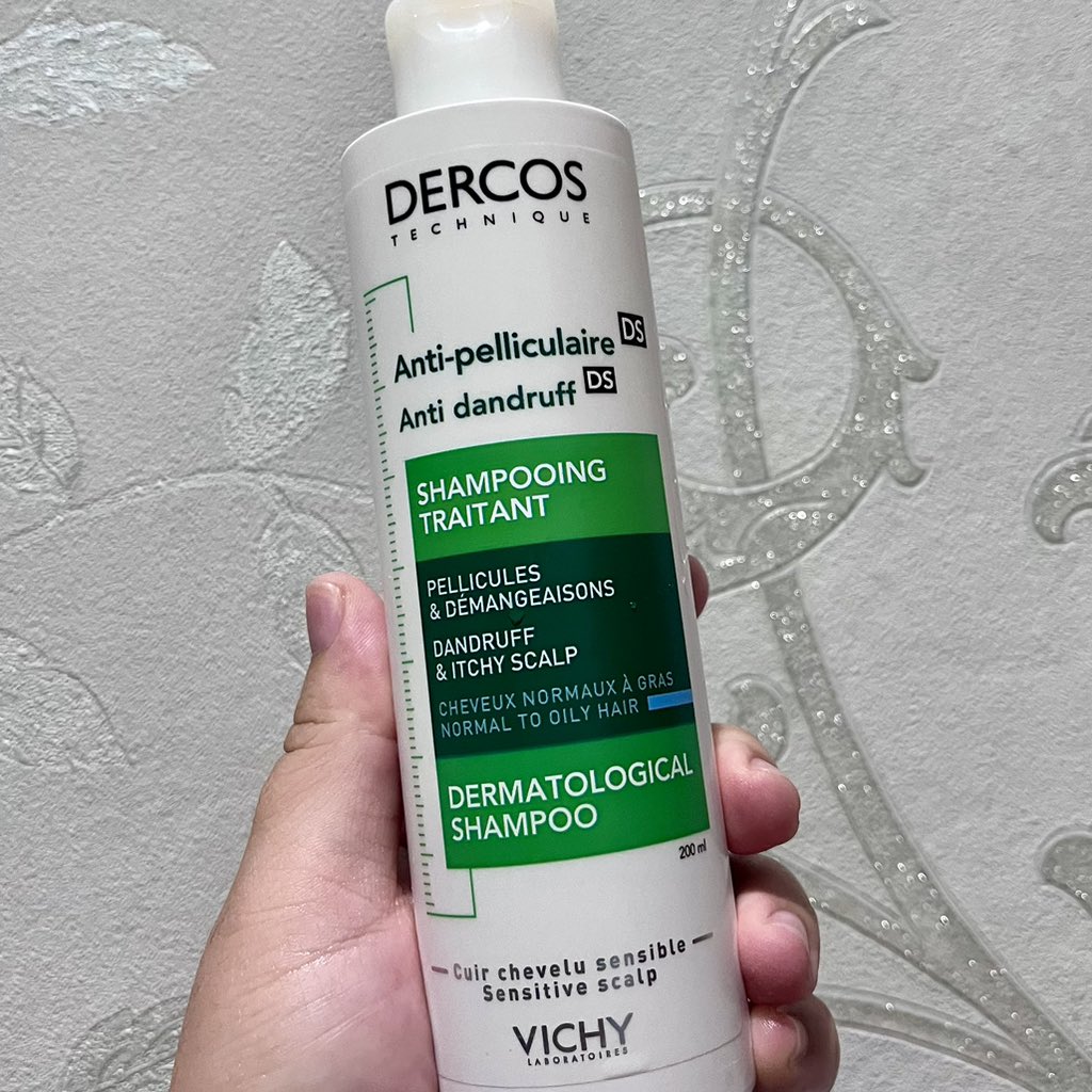 Channiemill's tweet photo. แชมพูขจัดรังแคของ VICHY ดีจริงงง เราผมมันง่ายมาก มีรังแคอีก ช่วงร้อนๆยิ่งหนัก ได้แชมพู Dercos Dandruff ขวดสีเขียว ตัวนี้มาช่วย ทำความสะอาดทั้งผมและหนังศีรษะ รังแ���ก็ลดลง แถมปรับสมดุลของหนังศีรษะ ใครที่ยังมีรังแค ลองมาใช้ดู แนะนำ 👍🏻✅ https://t.co/6gx3wGwSp1