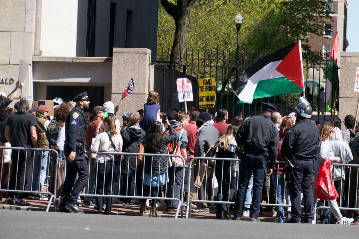 The shocking wave of campus protests in the US has devolved into chaos and crackdowns, failing to uphold free speech while protecting all students. At @bengurionu , we found that negotiating 'rules of engagement' through inclusive dialogue is essential in divisive issues.