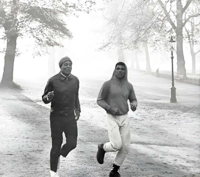 World champ Muhammad Ali getting in that roadwork with NFL running back Jim Brown, circa 1966. Brown was an outspoken supporter of Ali's refusal of the military draft during the Vietnam War and helped organize 'The Cleveland Summit.' #Heavyweight #History #Boxing #Legends