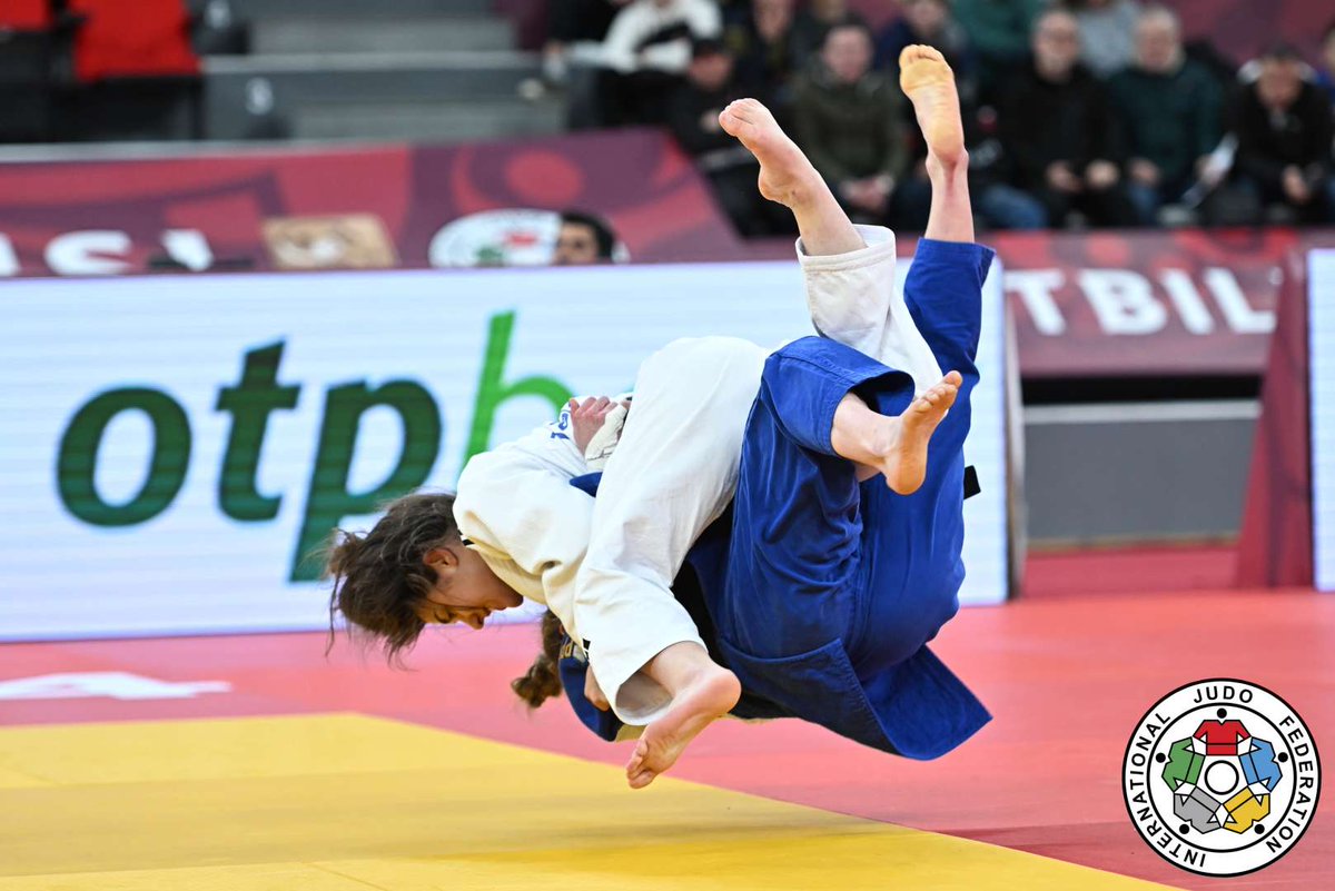 🥋 1ª jornada del europeo 🇪🇺 y el judo español 🇪🇦 ha metido 3️⃣ judokas en SEMIFINALES.

A la fiabilidad absoluta de Fran Garrigós en -60kg se han sumado Gaitero en -66kg y la estrella emergente de los últimos meses en -52kg, Ariane Toro.

NIVELAZO.