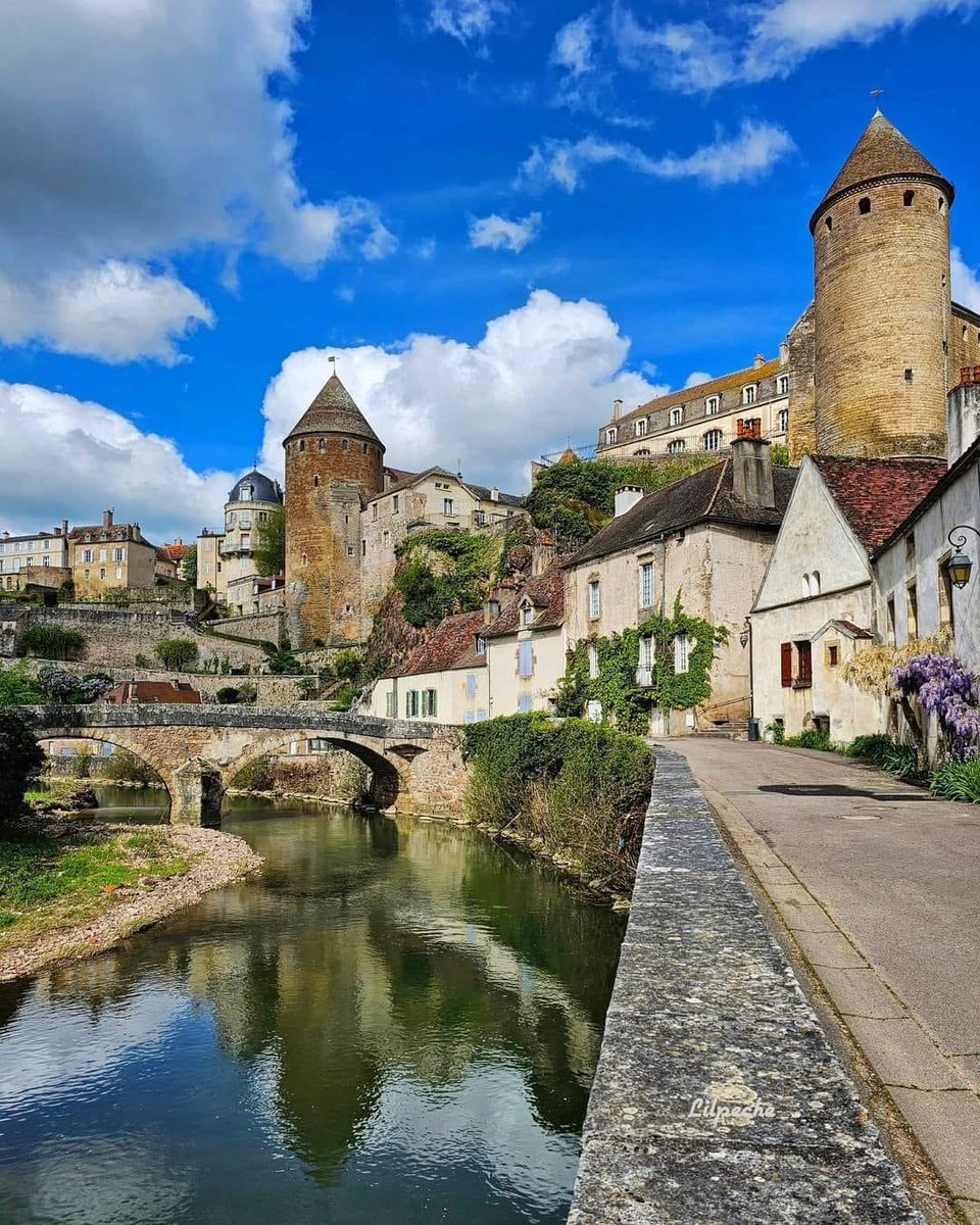 Semur-en-Auxois, Bourgogne / Burgundy, France 🇫🇷
