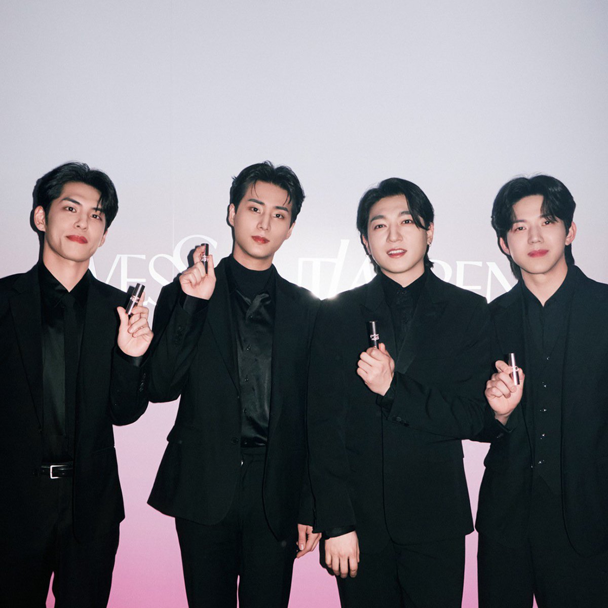 bassistadmirer's tweet photo. 240425 #DAY6 #데이식스 #day6kilogram
DAY6 (day6kilogram) IG Post
🔗https://t.co/gClpU5SRAQ

#Sungjin #성진 #YoungK #영케이 #Wonpil #원필 #Dowoon #도운 https://t.co/InWmELxXnl