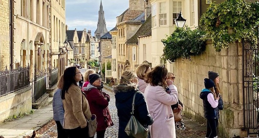 Guided walking tours of Stamford, every Wednesday and Saturday, brough to you by Stamford Sights and Secrets Tours, operating out of the Stamford Arts Centre, to learn more, follow this link: stamfordartscentre.com/whats-on/ #Stamford #WalkingTours #DiscoverSK #LincsConnect @lincsblogger