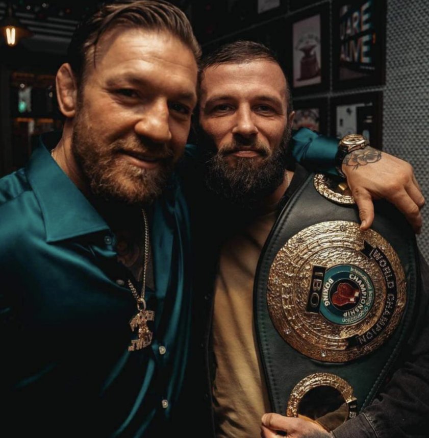 'The Apache' @IBOBoxing World Super Featherweight champion @AntoC6 with @TheNotoriousMMA . #ThursdayVibes