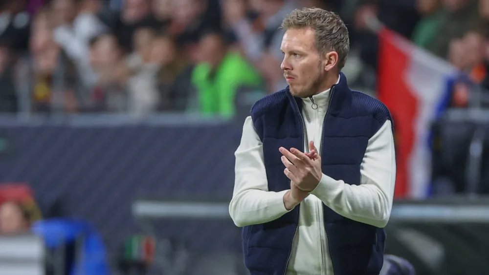 ⭐️6 semaines avant le début l'Euro 2024 en Allemagne, Julian #Nagelsmann a parlé pour la première fois en détail de sa prolongation de contrat avec la #DFBTeam et a parlé du salaire et des autres offres qui tournaient autour de lui !↘️

📺['Bestbesatz' sur MagentaTV]