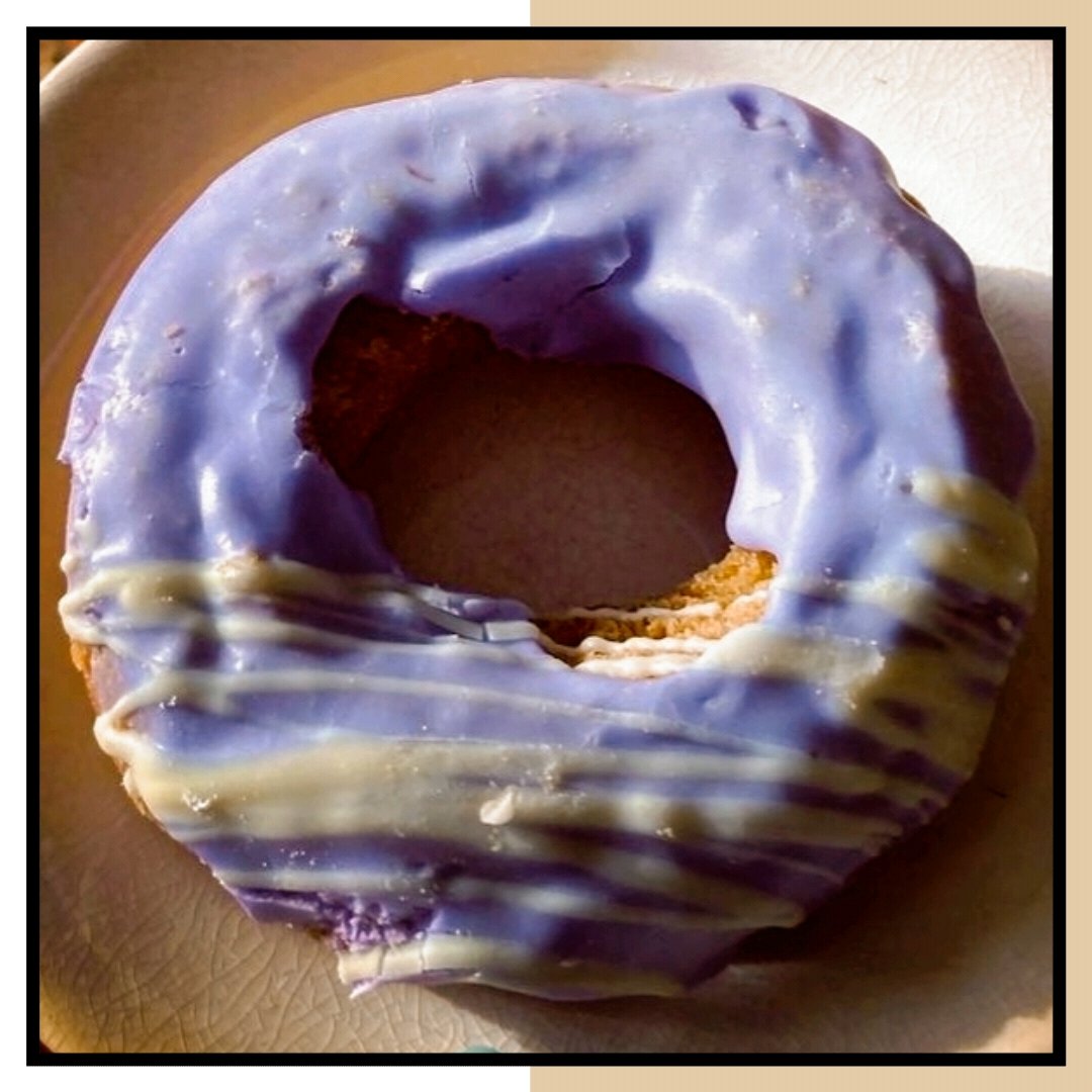 hifi_donuts's tweet image. Yesterday was all about the pink, but today we're channeling the purple 💜 with the PORTLAND FOG a delicate blend of heavy cream bergamot and lavender is making the cold start to this sunny day just that much more beautiful in Portland

#cookedinlard #donuts #mainedonuts