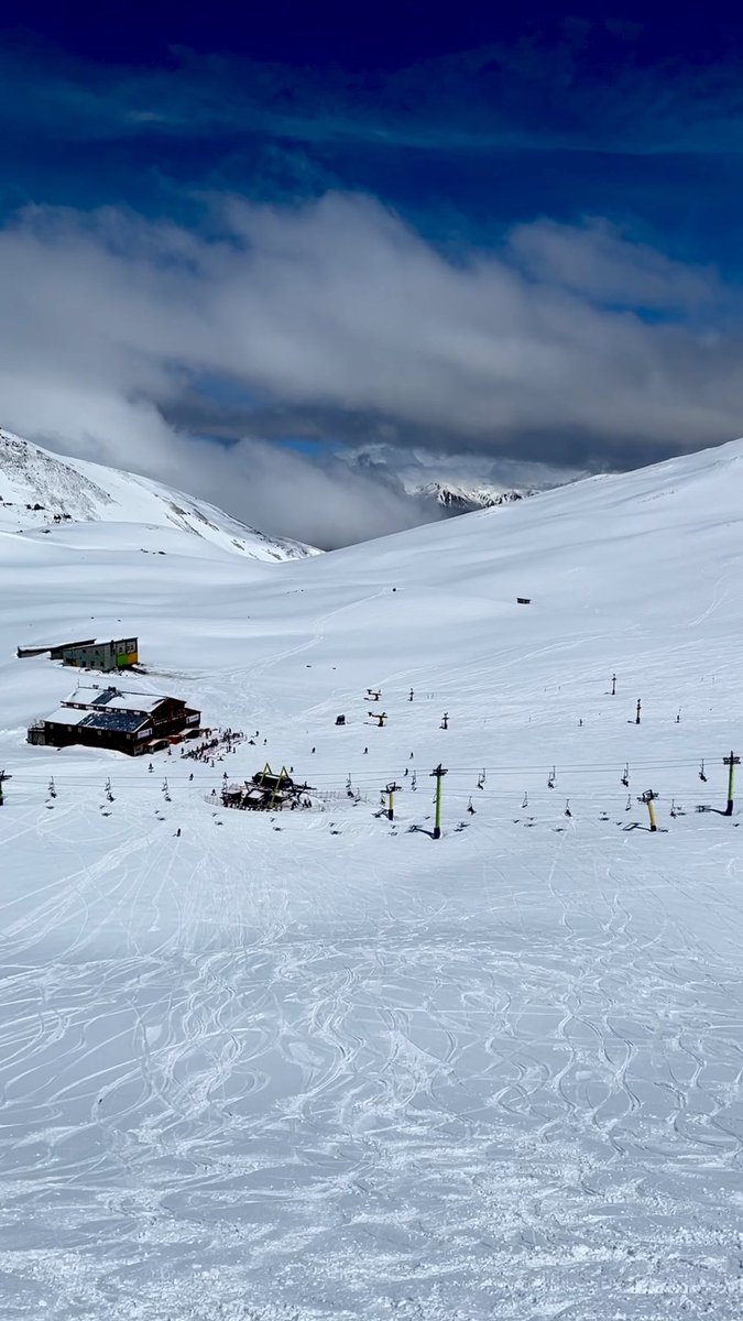 Fresh Spring Powder!
Tochal Ski Resort ⛷️ 
 #SpringSkiing