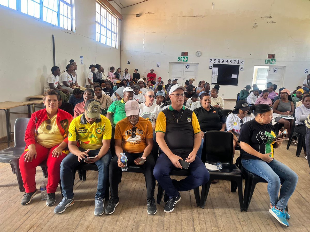 [📌IN SESSION]

SACP Central Commitee Member, Cde. Buti Manamela having an engagement with staff, management aswell as students on the importance of voting and freedom day at the Okiep TVET College. 

#LetsDoMoreTogether 
#VoteANC2024