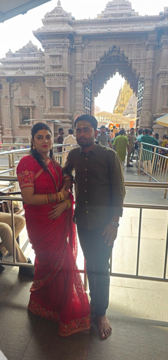 KumarJnb's tweet image. ज़िन्दगी पल-पल ढलती है, जैसे रेत मुठ्ठी से फिसलती है कुछ खोकर पछताना क्यों, ज़िंदगी जैसी भी है बस एक ही बार मिलती है।