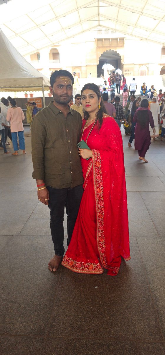 KumarJnb's tweet image. ज़िन्दगी पल-पल ढलती है, जैसे रेत मुठ्ठी से फिसलती है कुछ खोकर पछताना क्यों, ज़िंदगी जैसी भी है बस एक ही बार मिलती है।