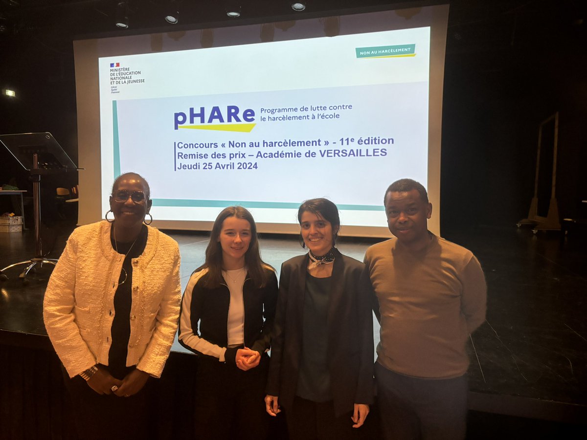 Le lycée <a href="/JouvetLycee/">Lycée Louis Jouvet</a> lauréat du concours “Non Au Harcèlement” prix coup de coeur du jury !!  Bravo Tiphaine !!! Et merci aux équipes engagées dans la lutte contre le harcèlement  dans #pHARe #NAH <a href="/acversailles/">Académie de Versailles</a>