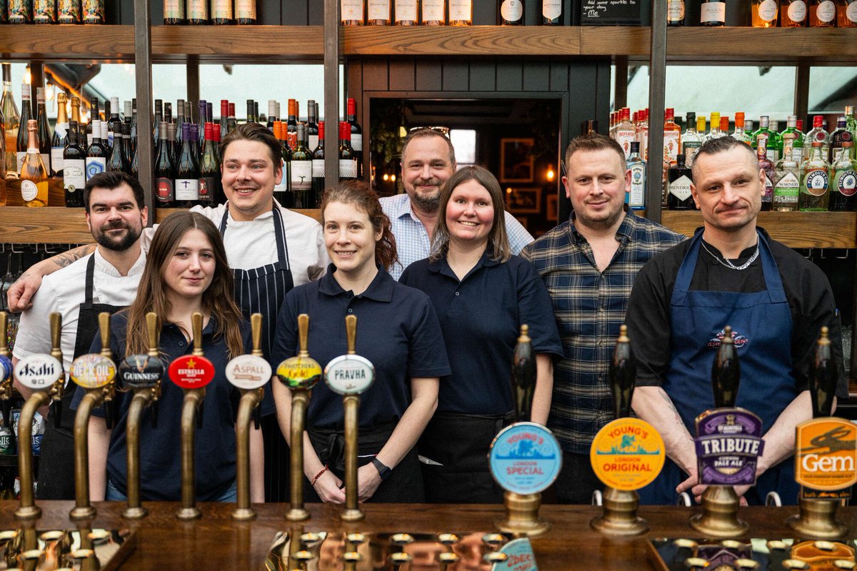 We’re on the hunt for new front of house team members to come join our friendly and dynamic team here at Lock Keeper. 

To apply click here > harri.com/lock-keeper-ca… or pop in and say hello 😊 We’d love to hear from you. 

@YoungsCareersUK #keynsham #bristoljobs #hospitalityjobs