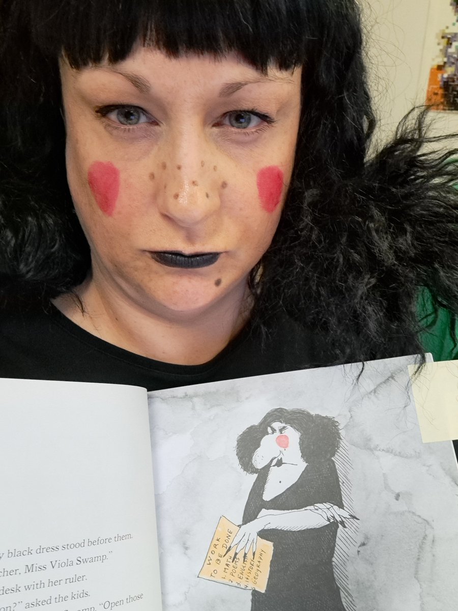 Viola Swamp and Greg Heffley made an appearance @MBRoadrunners on Book Character Day. I loved reading my favorite book to students and seeing their reactions to our costumes all day. @angiegroenke @NKCSchools #nkclibraries