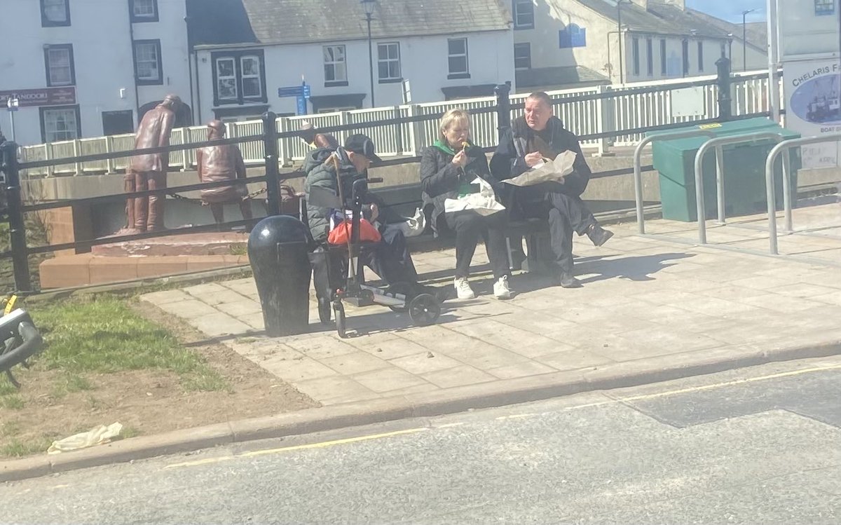 A fish n chips day #MaryportHarbour outside ⁦@ShippingBrow⁩