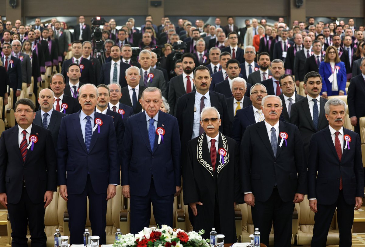 Cumhurbaşkanımız @RTErdogan, Anayasa Mahkemesinin (AYM) 62'nci kuruluş yıl dönümü ile yeni üyesi Prof. Dr. Ömer Çınar'ın ant içme törenine katıldı.