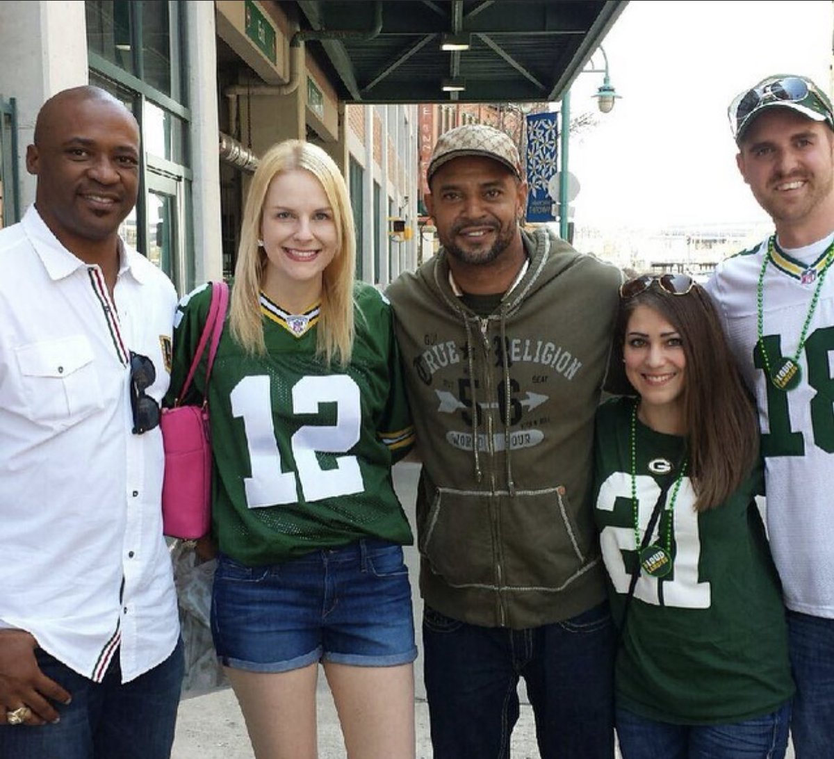 Throwback #NFLDraft memory to 2015 when my friends and I celebrated with some Packer greats & other fans at the official draft day party in Milwaukee. Repped @haha_cd6, met @afreeman86 & several other Cheesehead nation legends. #GoPackGo