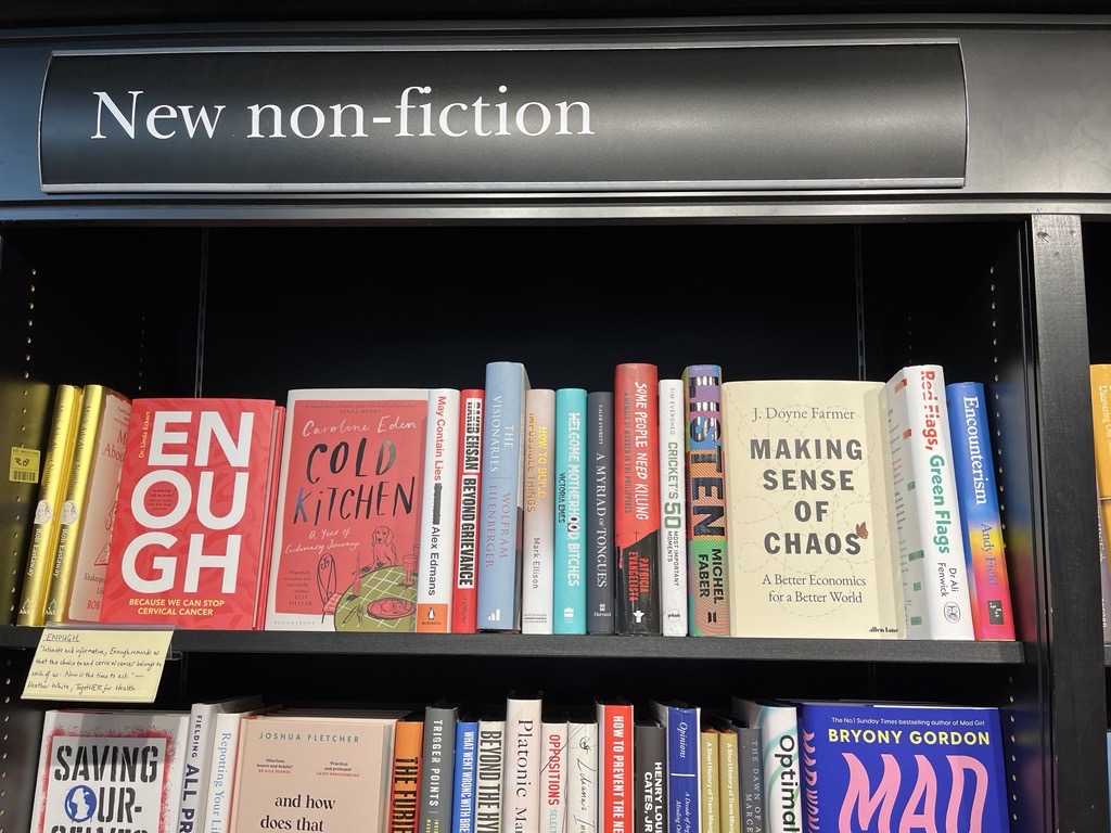 SPOTTED! @doyne_farmer's book on the shelves in Waterstones Oxford. #MakingSenseOfChaos #BooksWorthReading