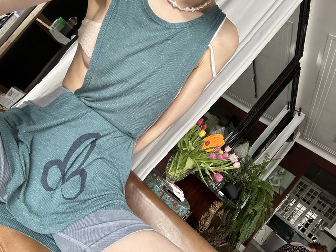 Watch Leona Mia's leaked NSFW photo on TwXstars