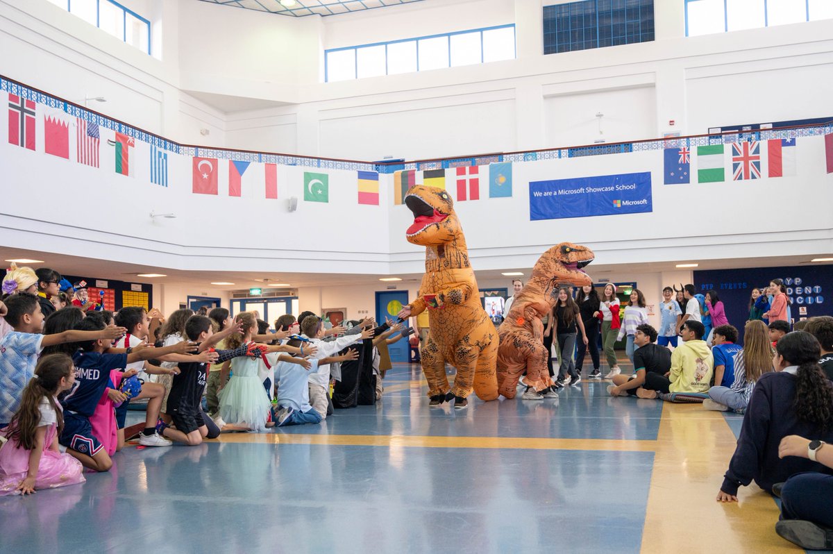sekqatar's tweet image. What an incredible Book Week at @sekqatar!📚✨
We wrapped it up today with a fantastic parade of book characters from both students and faculty. Huge thanks to everyone who joined in the fun! Stay tuned for more photos of our exciting book week activities! 🎉 #BookWeek