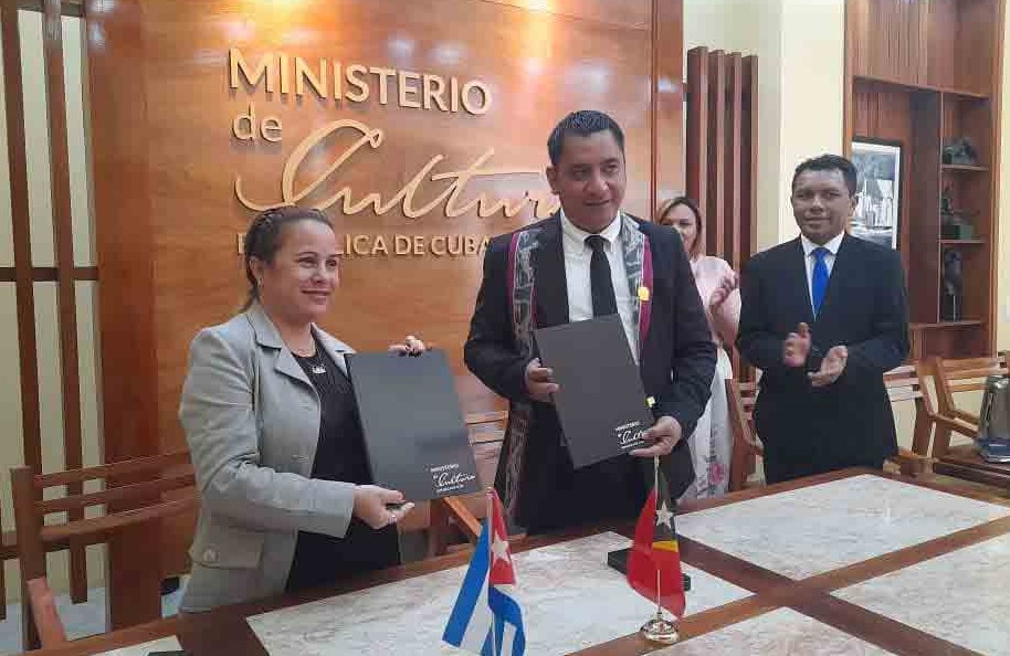 #Cuba 🇨🇺 y Timor-Leste 🇹🇱 firmaron este miércoles un Memorando de Entendimiento, con el que se fortalecerá la cooperación bilateral en el ámbito de la cultura y se conciliarán posibles acciones relacionadas con la formación de la educación artística. 🔗cubaminrex.cu/es/cuba-y-timo…