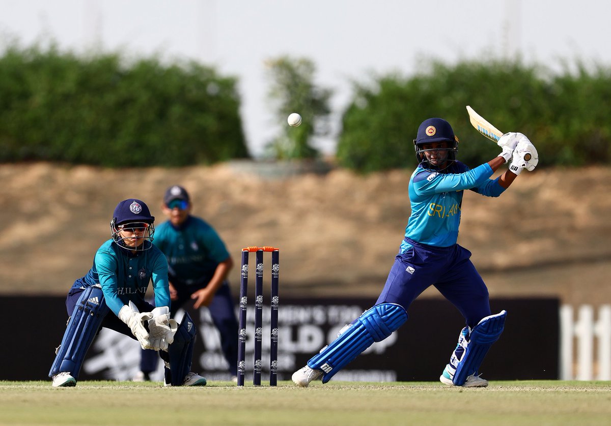 Sri Lanka post 122/5 at the end of 20 overs against Thailand. Hasini Perera and Nilakshi de Silva top scored with 29 runs each. Time for our bowlers to defend the target! 🎯 📝SCORECARD: shorturl.at/lnC09 🔴LIVE: youtube.com/watch?v=3Hspbj… #SLvTHA #T20Qualifier…