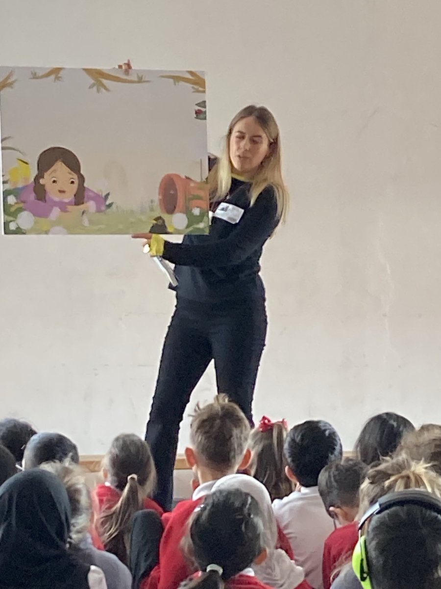 Meet the heroes of this wonderful new book #TinyDogs. Thank you ⁦@roselihou⁩ for sharing with us ⁦@CTS_Watford⁩ ⁦@CWBookshop⁩