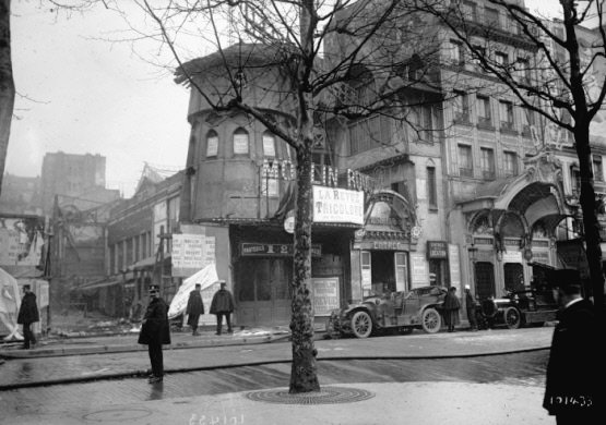 Maurice-Louis Branger. 
Incendie du Moulin Rouge, boulevard de Clichy 
1915. Paris